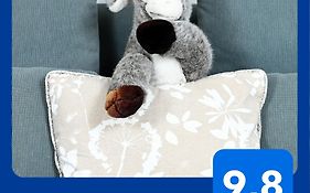 Cozy Donkey - Sporty Lake Apartment, Flexible Check-In, Netflix